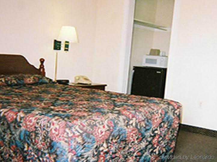 Red Carpet Inn - Allentown Room photo